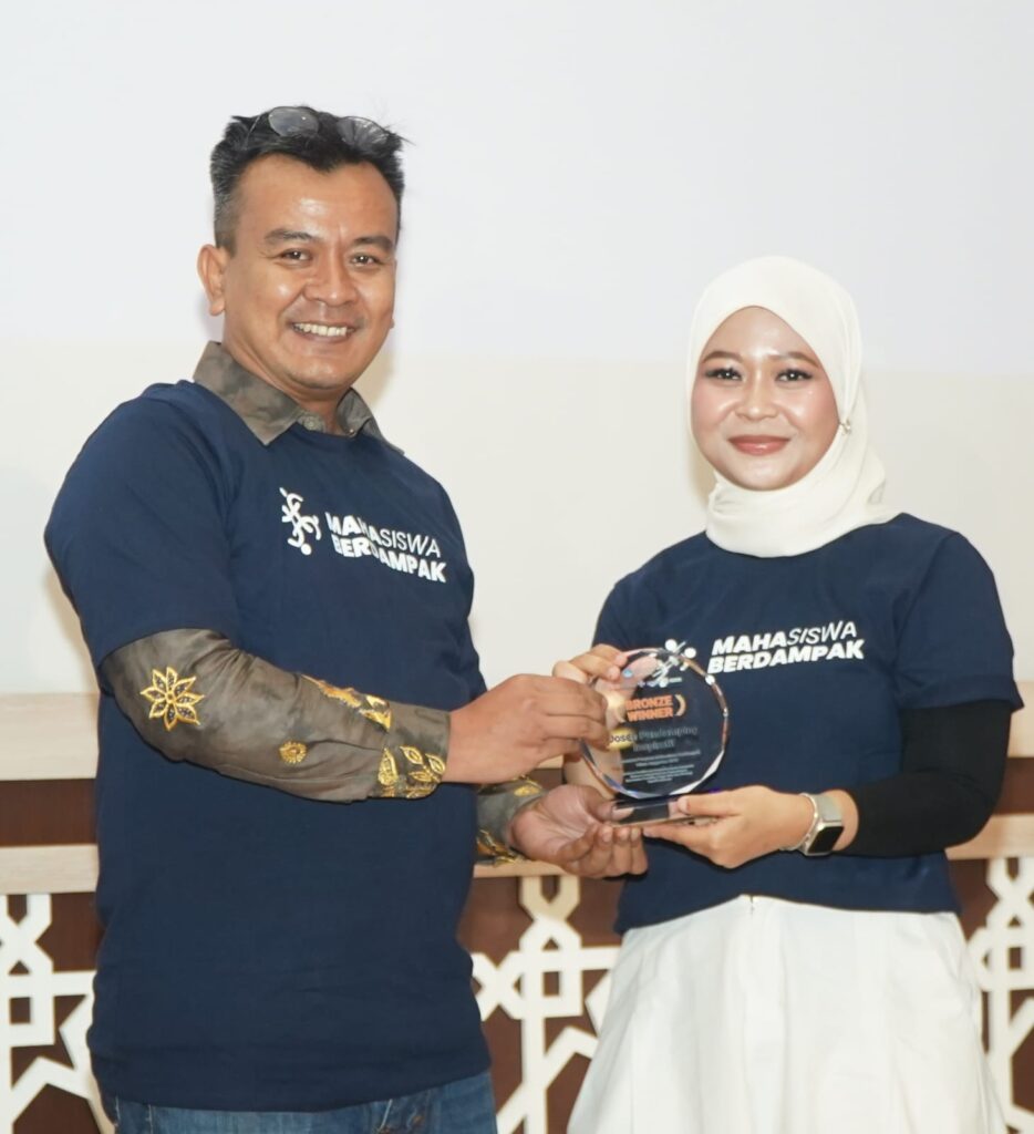 Dosen UNISM Raih Bronze Winner Kategori Dosen Pendamping Inspiratif pada Program Mahasiswa Berdampak 2025
